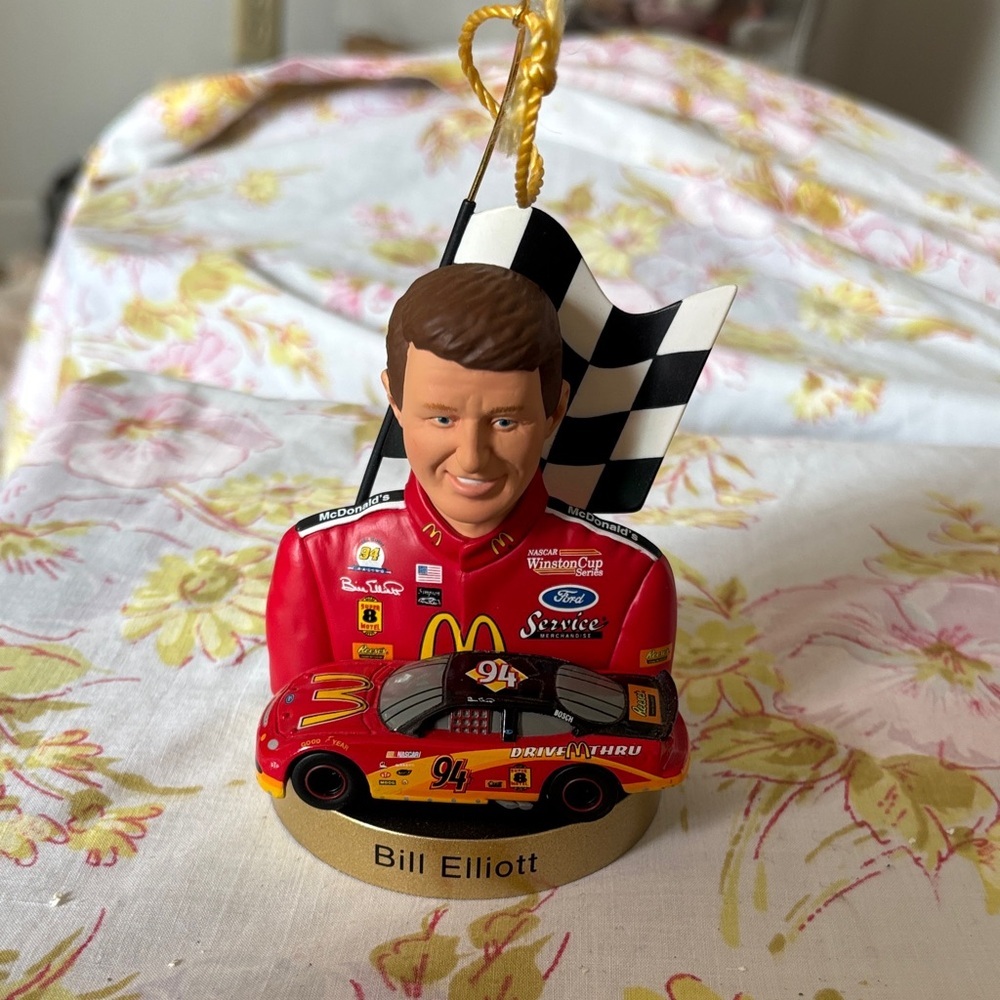 Hallmark Keepsake Ornament Bill Elliott NASCAR - Picture 4 of 5
